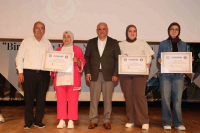 "Bir Bilenle Bilge Nesil" projesinde &ouml;d&uuml;ller sahiplerini buldu
