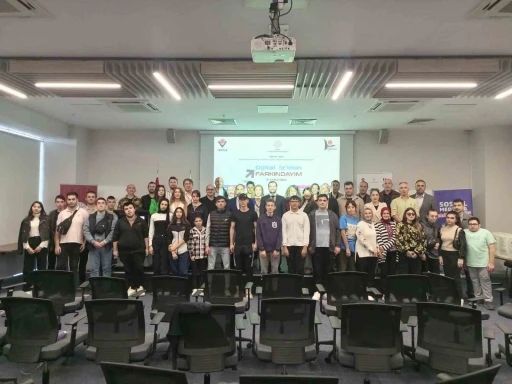 "Dijial izi&rsquo;min farkındayım"