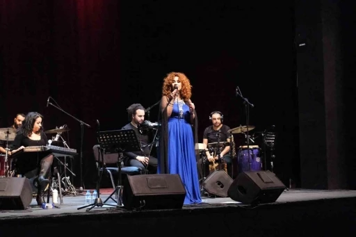 "D&uuml;nya sesleri Bursa&rsquo;da" konserleri Lena Chamamyan ile başladı
