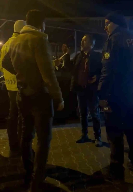 "Dur" ihtarına uymayan alkoll&uuml; s&uuml;r&uuml;c&uuml; CHP&rsquo;li eski il genel meclisi &uuml;yesi &ccedil;ıktı
