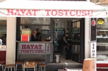 "Hayat" markasını hatıra diye sakladıkları evraklar korudu
