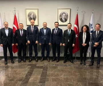 "Kargo ve kurye sekt&ouml;r&uuml; deprem b&ouml;lgesine 1 milyar TL&rsquo;nin &uuml;zerinde yardım yaptı"
