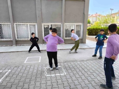 "Mutlu &Ccedil;arşamba" y&uuml;zleri g&uuml;ld&uuml;r&uuml;yor
