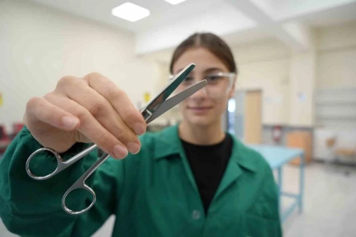 "T&uuml;rkiye&rsquo;de tek" olan bu lisenin mezunları işsiz kalmıyor
