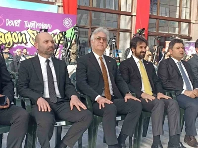 "Vagon Sahne" perdelerini a&ccedil;ıyor

