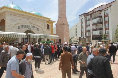 Rahatsızlanan ilkokul &ouml;ğrencisi hayatını kaybetti
