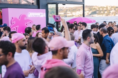 Red Bull Pink Edition Lansmanı Renkli G&ouml;r&uuml;nt&uuml;lere Sahne Oldu