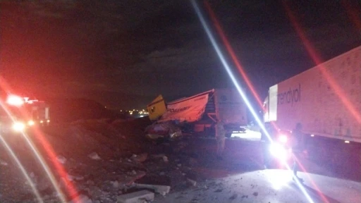 Refahiye&rsquo;de tır kazası: 1 yaralı
