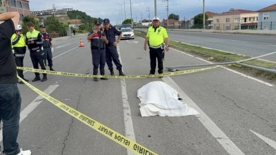 Refakat&ccedil;i olarak hastaneye giderken kazada hayatını kaybetti