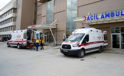 Ref&uuml;je &ccedil;arpan motosikletin s&uuml;r&uuml;c&uuml;s&uuml; &ouml;ld&uuml;
