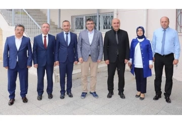 Rekt&ouml;r Aktekin,  &rsquo;Bilim S&ouml;yleşileri&rsquo; programında &ouml;ğrencilerle buluştu
