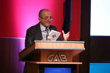 Rekt&ouml;r Dereli, İhracat Seferberliği Zirvesi&rsquo;nde İhracat Ekosisteminde &uuml;niversitelerin rol&uuml;n&uuml; anlattı
