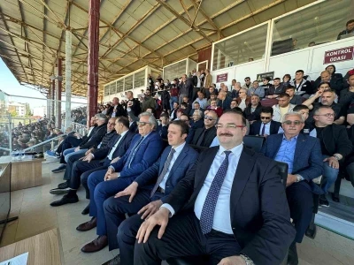 Rekt&ouml;r Hacım&uuml;ft&uuml;oğlu, Erzurumspor&rsquo;u yalnız bırakmadı
