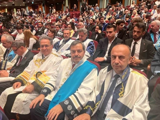 Rekt&ouml;r Keleş, akademik yılı a&ccedil;ılış t&ouml;renine katıldı
