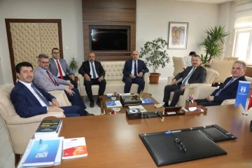 Rekt&ouml;r Kırışık&rsquo;ın festival işbirliği g&ouml;r&uuml;şmeleri s&uuml;r&uuml;yor
