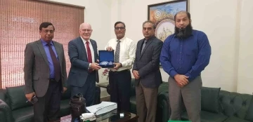 Rekt&ouml;r Savaş, Pakistan&rsquo;daki kongreye &ouml;zel davetli olarak katıldı
