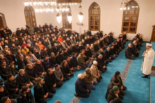 Restorasyonu tamamlanan tarihi Kara Mustafa Paşa Camii ibadete a&ccedil;ıldı