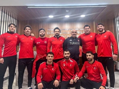 Rıza Kayaalp ve Y&uuml;ksel Sarı&ccedil;i&ccedil;ek Zagreb Open&rsquo;da finale y&uuml;kseldi