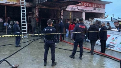 Rize&rsquo;de oto d&ouml;şeme at&ouml;lyesinde yangın
