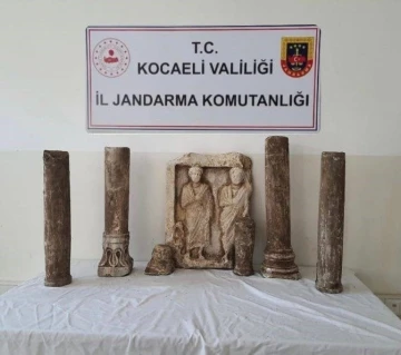 Roma d&ouml;nemine ait heykel ve s&uuml;tunlar evden &ccedil;ıktı
