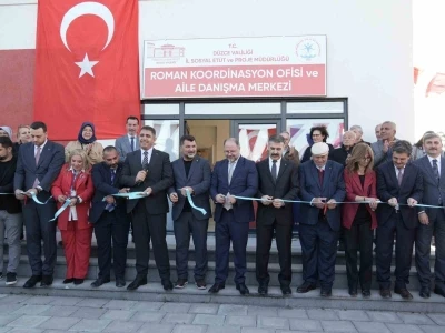 Romanlar Hıdırıllezi kutladı. konserle coştu
