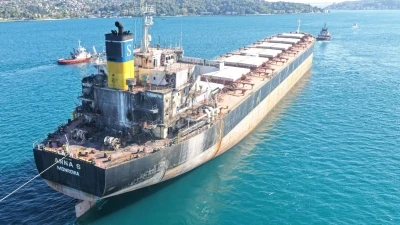 Rusya'da İHA saldırısına uğrayan gemi İstanbul Boğazı'ndan ge&ccedil;ti
