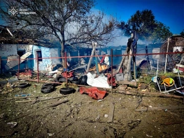 Rusya&rsquo;dan Ukrayna&rsquo;ya 100 f&uuml;ze ve İHA ile saldırı: 5 &ouml;l&uuml;