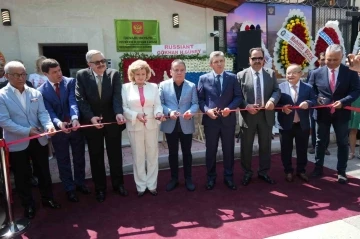 Rusya&rsquo;nın Antalya Başkonsolosu Sergey Vetrik: "Rusya-T&uuml;rkiye ilişkilerinin geliştirilmesine katkıda bulunuyoruz"
