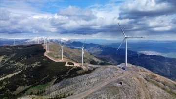 R&uuml;zgar sekt&ouml;r&uuml;nde hedef yıl sonunda 12 bin 500 megavat kapasiteye ulaşmak