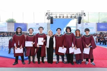 Sabancı &Uuml;niversitesi 22. d&ouml;nem lisans ve 25. d&ouml;nem lisans&uuml;st&uuml; mezunlarını verdi

