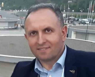 Sa&ccedil; ekim merkezinde fenalaşan şahıs hayatını kaybetti