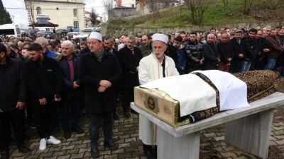 Sa&ccedil; ekimine gitti hayatından oldu