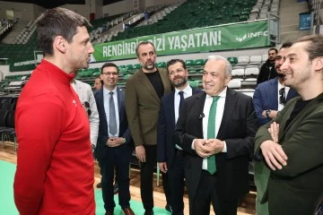 Şadi &Ouml;zdemir Bursaspor Basketbol Takımı&rsquo;nı antrenmanda izledi 