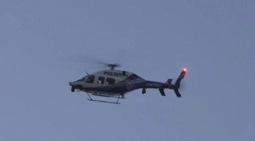 Bursa'da şafak vakti ko&ccedil;başları ile kapılar kırıldı, uyuşturucu tacirleri yataklarından alındı