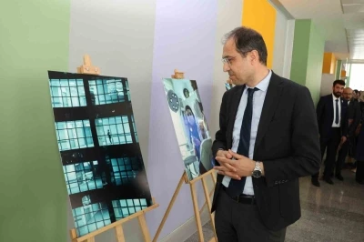 Sağlık &ccedil;alışanlarının g&ouml;z&uuml;nden ebeler ve hemşireler objektiflere yansıdı
