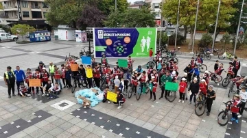 Sağlıklı yaşam ve temiz &ccedil;evre i&ccedil;in pedalladılar
