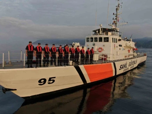 Sahil G&uuml;venlik ekipleri Karadeniz&rsquo;de 7/24 devriyede
