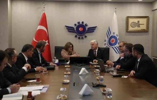 Şahin, Gazi kentin yeni projeleri i&ccedil;in g&ouml;r&uuml;şmeler yaptı
