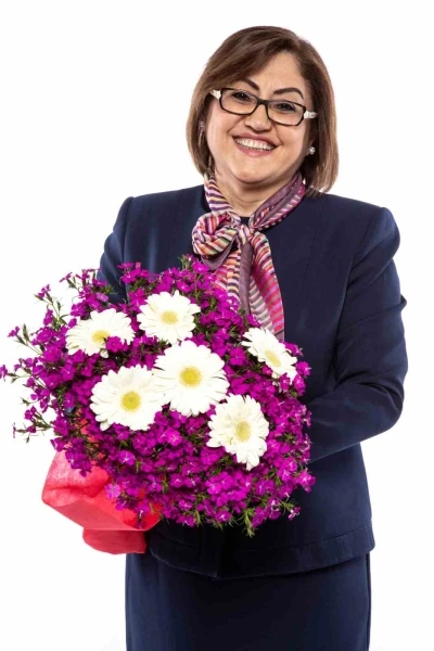 Şahin: "Anne, sevginin v&uuml;cut bulmuş halidir"
