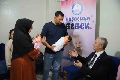 Şahinbey Belediyesi&rsquo;nden ikiz bebek sahibi aileye destek
