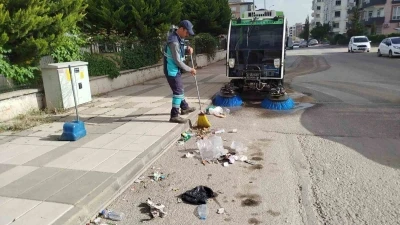 Şahinbey Belediyesi temizlik ekipleri 7/24 g&ouml;rev başında
