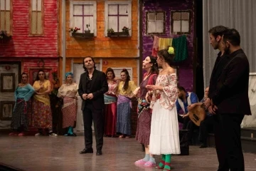 Sahne Tozu Tiyatrosu&rsquo;nda haftanın 5 g&uuml;n&uuml; oyun var
