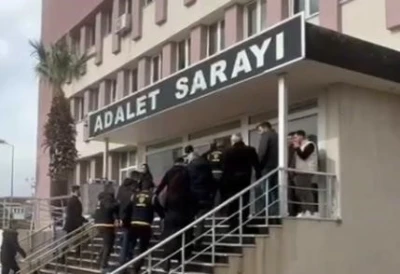 Sahte başkomiser ve sahte savcı ger&ccedil;ek polislere yakalandı