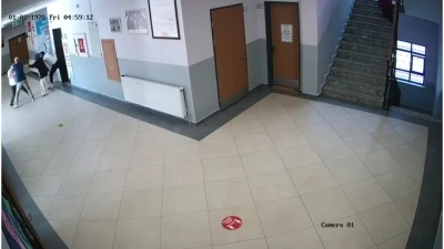 Sahte evrak veren veli, ret cevabı alınca okul idarecilerine bı&ccedil;akla saldırmaya &ccedil;alıştı