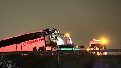 Sakarya Anadolu Otoyolu&rsquo;nda 16 ara&ccedil;lık zincirleme kaza: 14 yaralı
