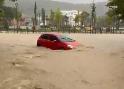 Sakarya&rsquo;da  heyelan ve taşkınlar yaşandı
