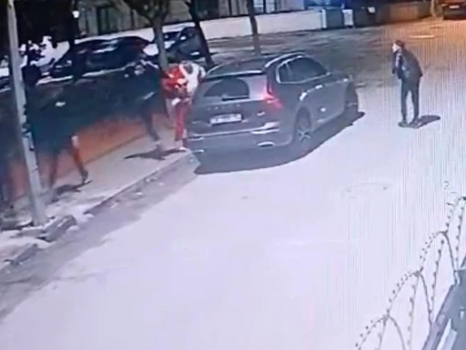 Sakarya&rsquo;da yılbaşı gecesi cinayetinin g&uuml;venlik kamerası ortaya &ccedil;ıktı
