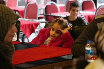 Sakarya&rsquo;ya gelen depremzedeler yaşadıkları korkuyu anlattı
