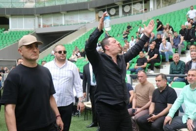 Sakaryaspor'da gerginlik: Se&ccedil;im ertelendi!