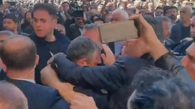 Saldırı sonrası &Ouml;zg&uuml;r &Ouml;zel'den ilk a&ccedil;ıklama 